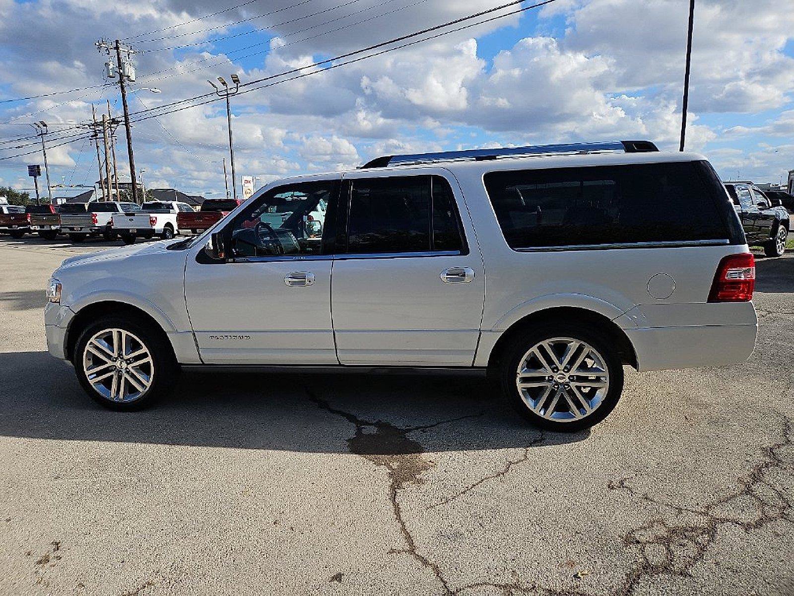 Used 2017 Ford Expedition EL Platinum RWD image 3