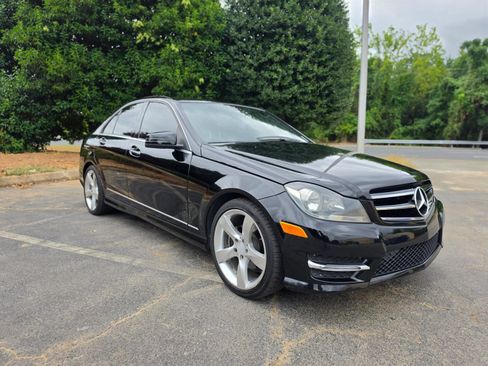 Used 2014 Mercedes-Benz C 250 Sedan image 3