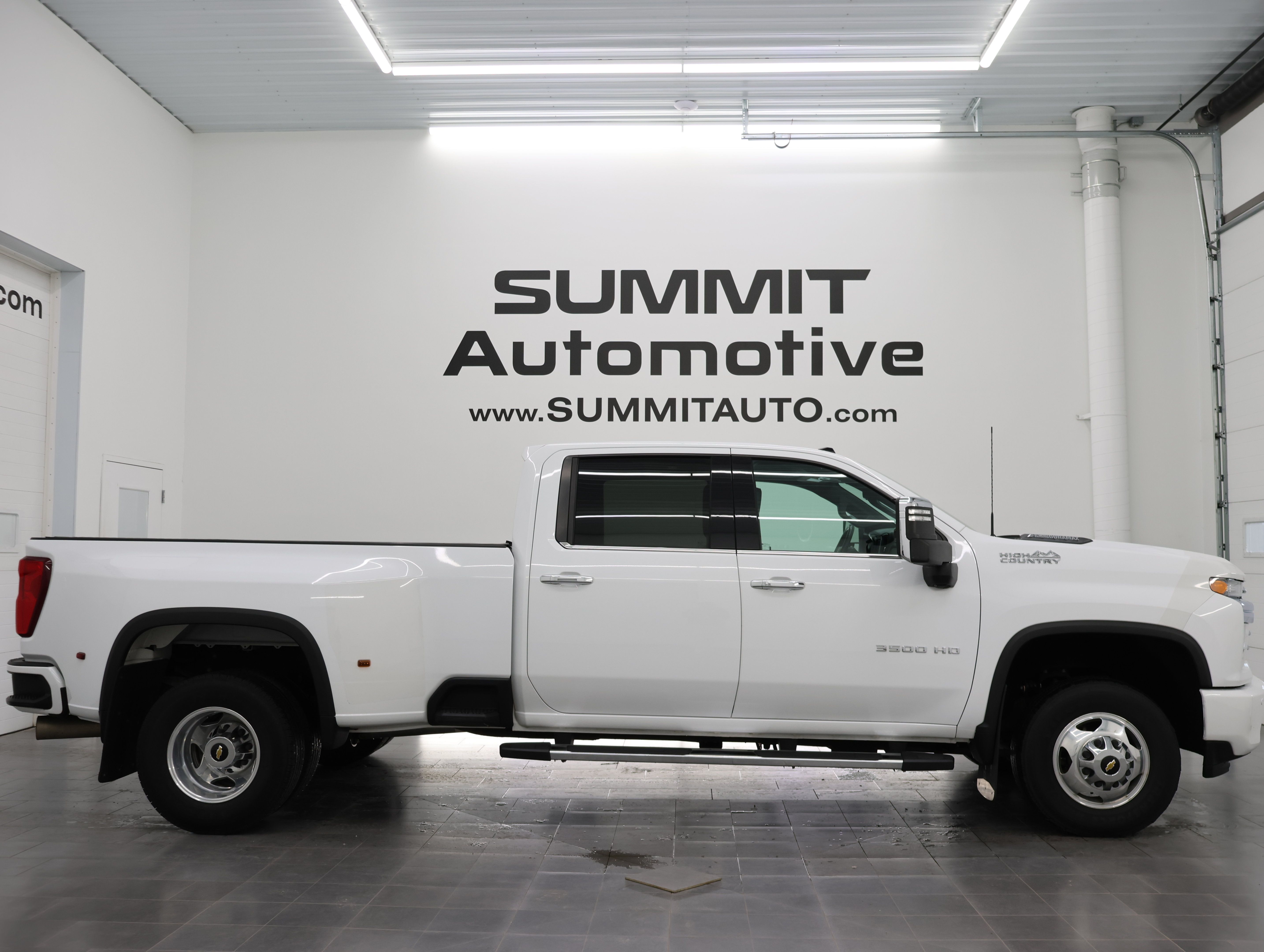 Used 2022 Chevrolet Silverado 3500 High Country w/ Snow Plow Prep/Camper Package AWD/4WD image 1