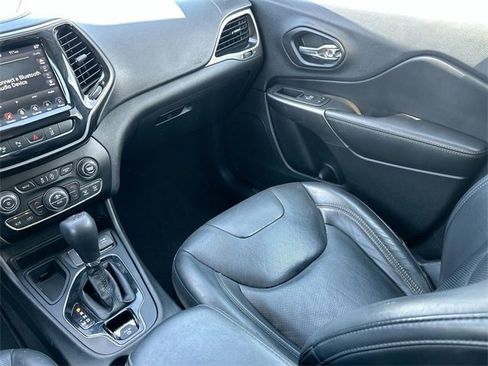 Used 2019 Jeep Cherokee Limited w/ Technology Group image 15