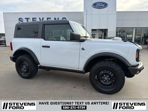 Used 2022 Ford Bronco Black Diamond image 1