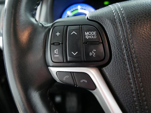 Used 2017 Toyota Highlander Limited image 27