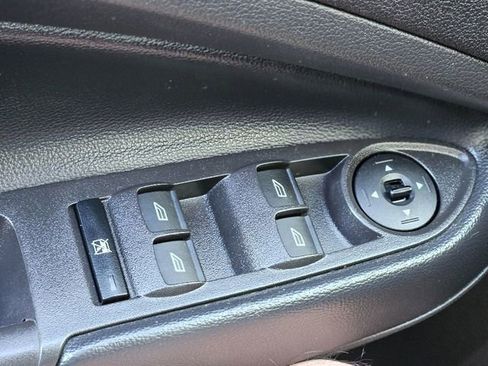 Used 2019 Ford Escape S image 21