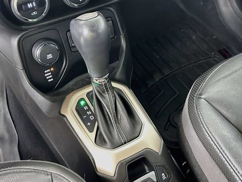 Used 2016 Jeep Renegade Limited AWD/4WD image 19