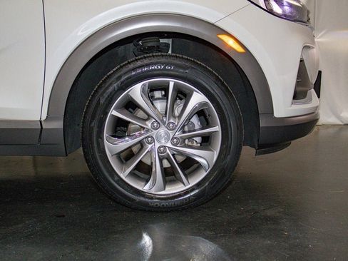 Certified 2023 Buick Encore GX Essence w/ Experience Buick Package image 9
