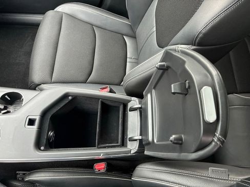 Used 2023 Genesis GV70 2.5T w/ Sport Prestige Package image 39