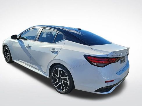 Used 2024 Nissan Sentra SR w/ SR Premium Package image 3