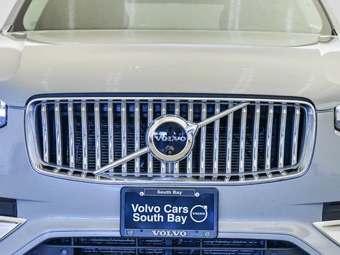 Certified 2025 Volvo XC90 B6 Plus image 8