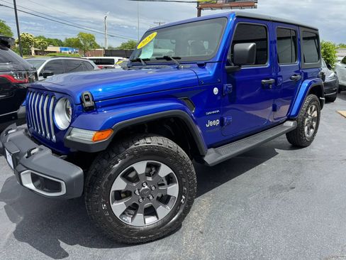 Used 2020 Jeep Wrangler Unlimited Sahara AWD/4WD image 2