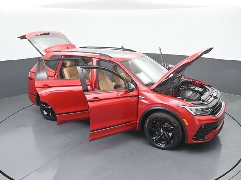 Used 2024 Volkswagen Tiguan SE R-Line FWD image 75