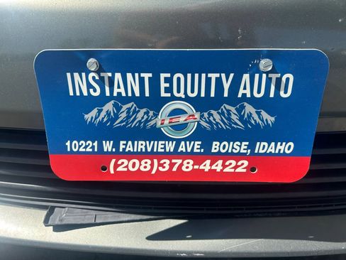 Used 2014 Toyota Camry LE image 17