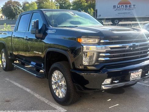 Used 2022 Chevrolet Silverado 3500 High Country w/ Safety Package II AWD/4WD image 2