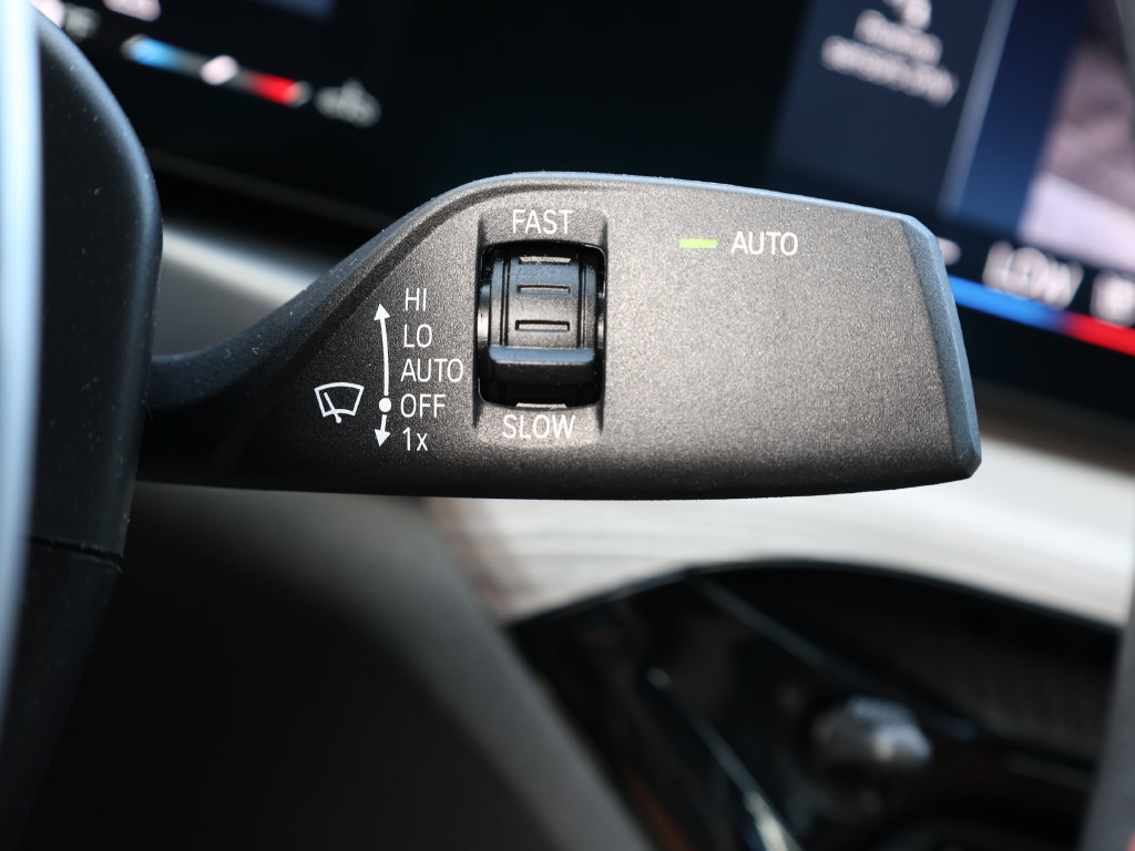 Used 2025 BMW M240i Coupe w/ Premium Package RWD image 34