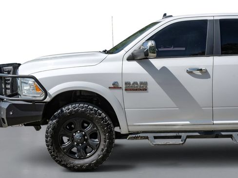 Used 2018 RAM 2500 Laramie AWD/4WD image 10