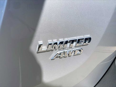 Used 2015 Toyota RAV4 Limited AWD/4WD image 10