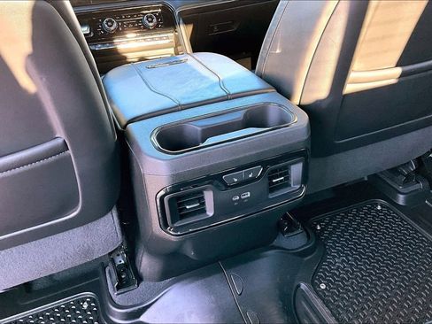 Used 2024 GMC Sierra 2500 AT4X image 11