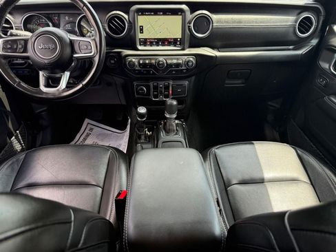 Used 2022 Jeep Wrangler Unlimited Sahara w/ Cold Weather Group AWD/4WD image 11