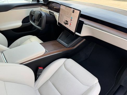 Used 2022 Tesla Model S Standard Range image 21