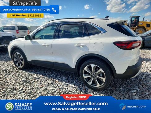 Used 2023 Ford Escape Platinum AWD/4WD image 3