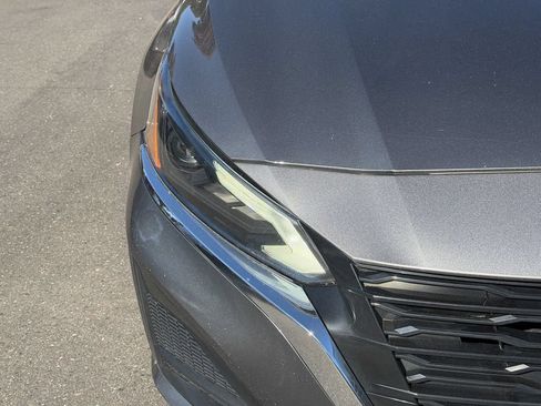 Used 2023 Nissan Altima 2.5 SV FWD image 5