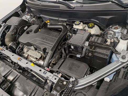 Used 2023 GMC Terrain SLE w/ Driver Convenience Package image 30