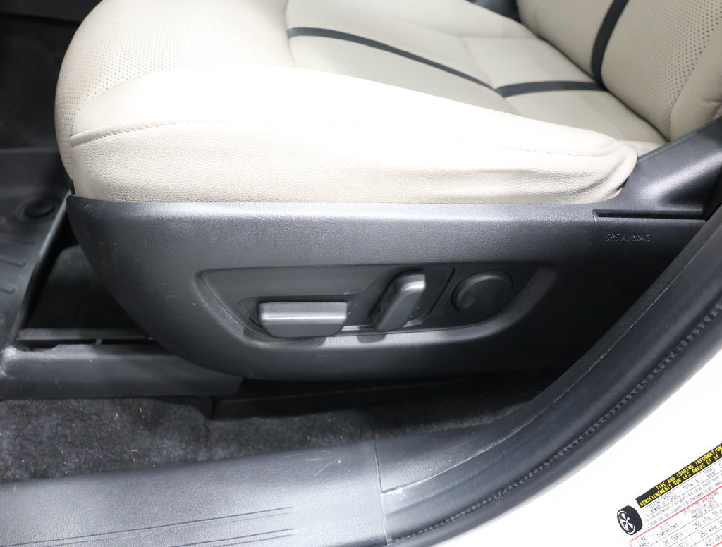 Used 2024 MAZDA CX-90 Plug-In Hybrid w/ Preferred AWD/4WD image 14