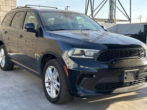 Used 2024 Dodge Durango GT image 3