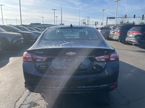 Used 2020 Chevrolet Malibu LT image 3
