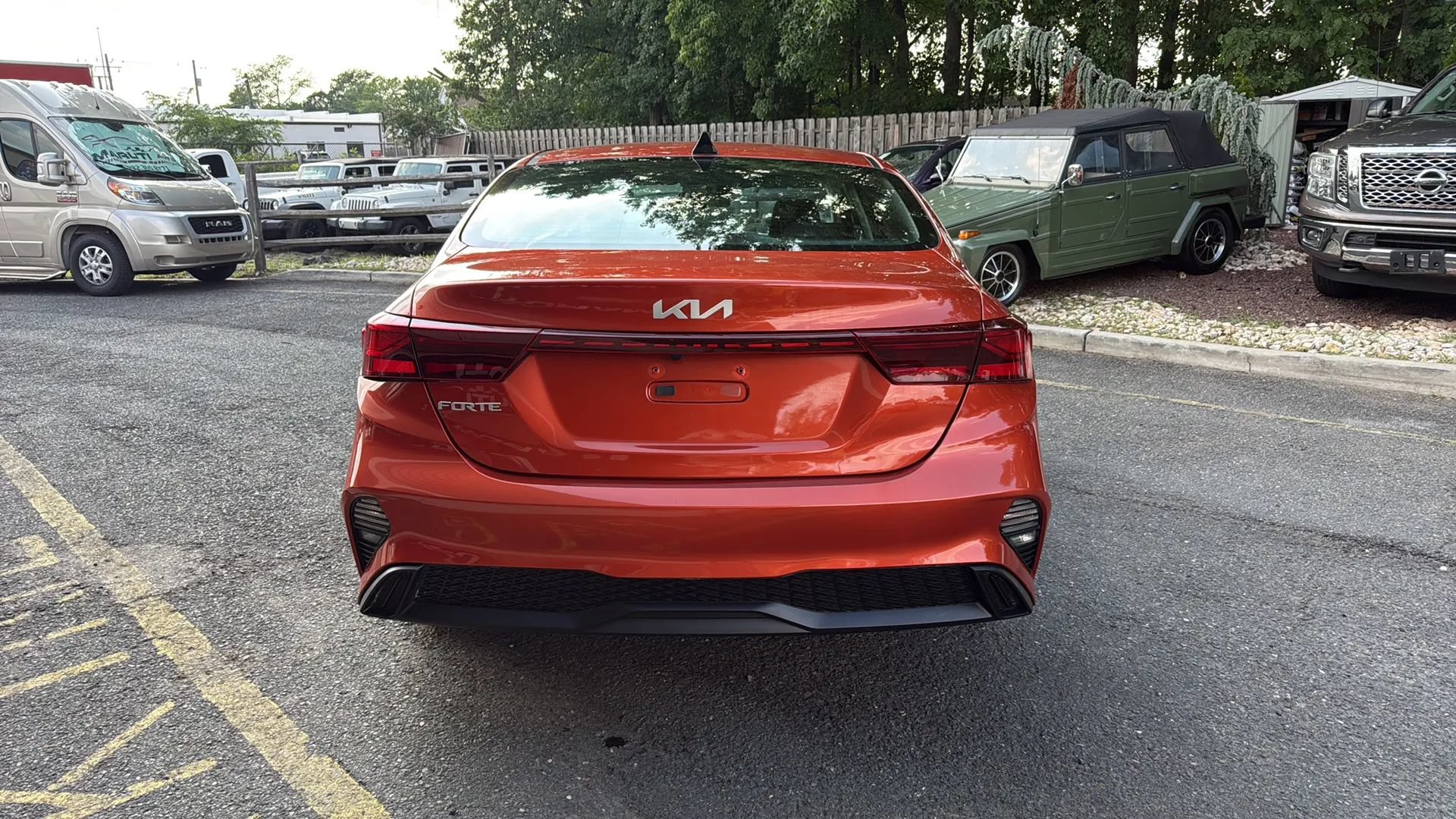 Used 2023 Kia Forte LXS w/ LXS Technology Package FWD image 6