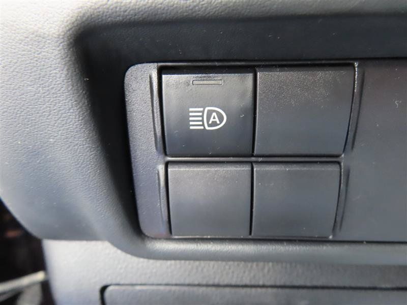 Used 2022 Toyota Highlander L FWD image 13
