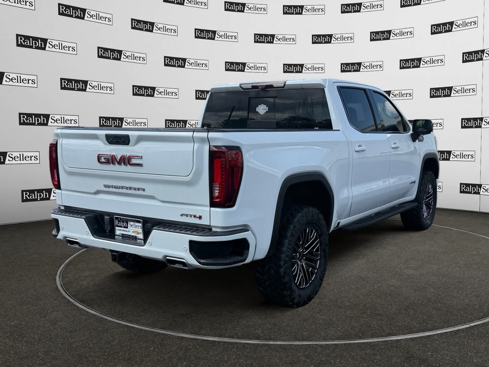 Used 2021 GMC Sierra 1500 AT4 w/ Technology Package AWD/4WD image 6