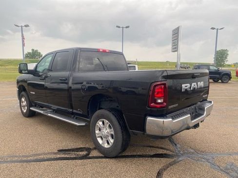 Used 2026 RAM 2500 Big Horn AWD/4WD image 4