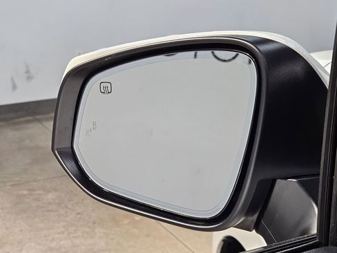 Used 2025 Toyota Sienna Platinum image 22