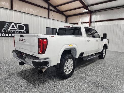Used 2022 GMC Sierra 3500 SLT w/ SLT Preferred Package image 9