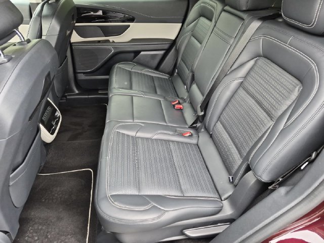 Used 2024 Lincoln Nautilus Reserve AWD/4WD image 18
