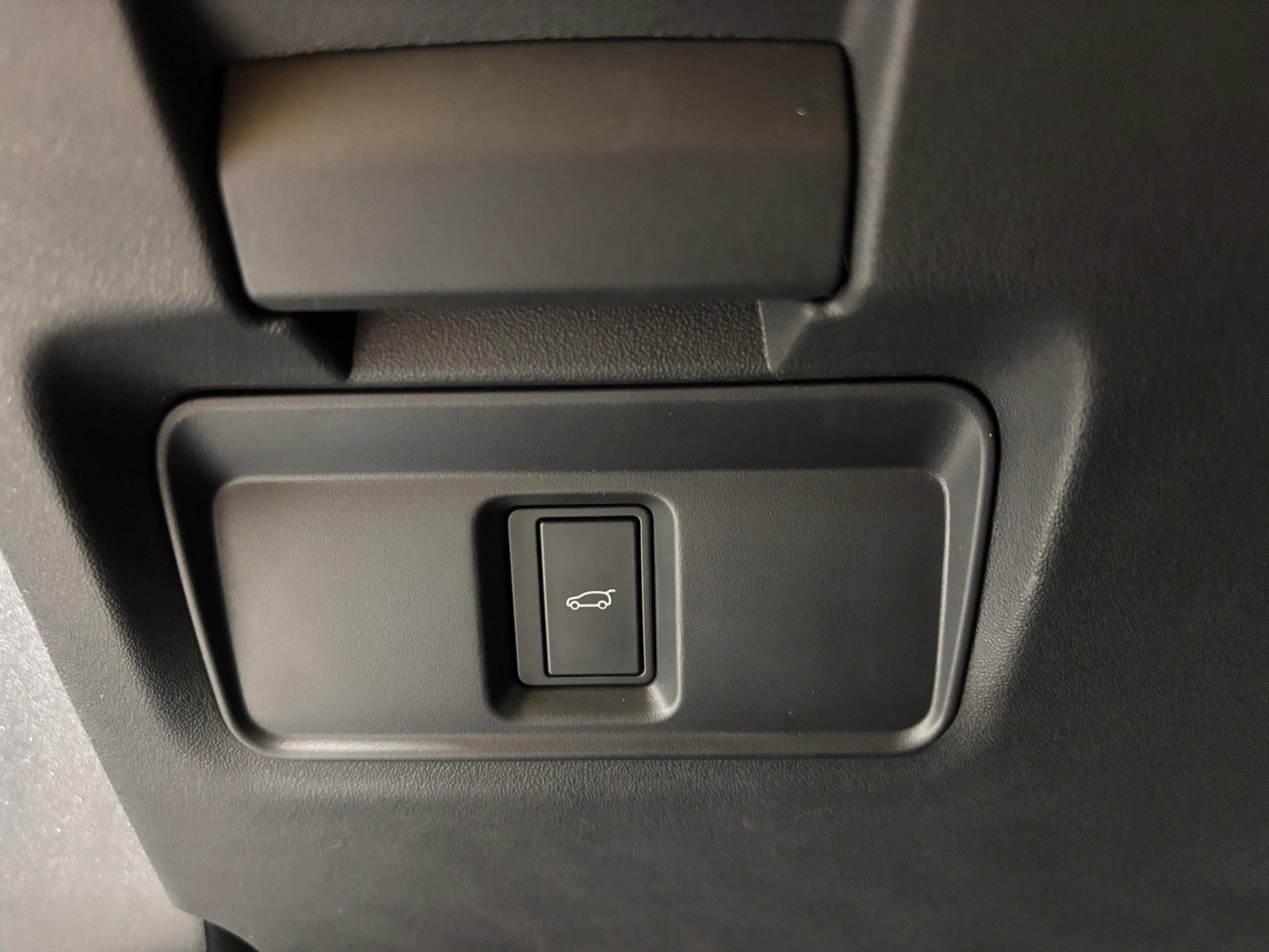 New 2024 Land Rover Discovery Sport S AWD/4WD image 21
