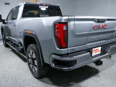 Used 2024 GMC Sierra 2500 Denali w/ Denali Reserve Package AWD/4WD image 9