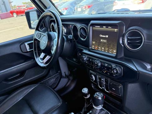 Used 2022 Jeep Wrangler Unlimited Sahara w/ Cold Weather Group AWD/4WD image 46