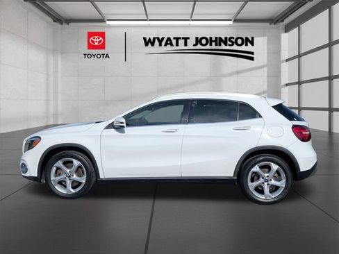 Used 2020 Mercedes-Benz GLA 250 4MATIC image 2