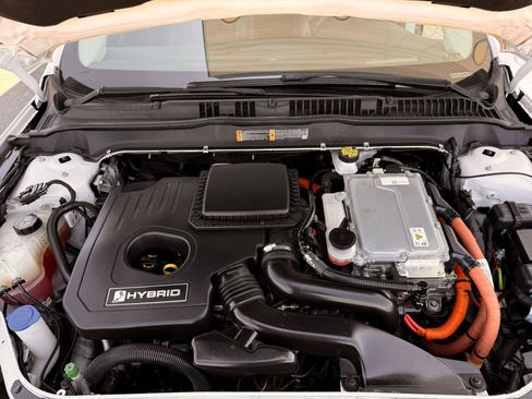 Used 2018 Ford Fusion SE w/ Equipment Group 602A FWD image 40
