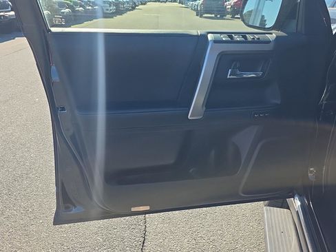Used 2023 Toyota 4Runner Limited AWD/4WD image 28