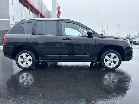 Used 2017 Jeep Compass Sport image 8