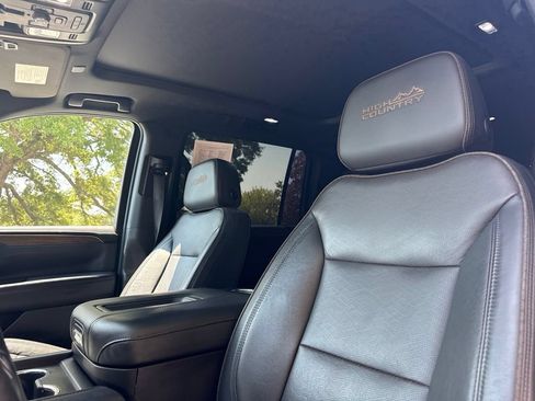 Used 2023 Chevrolet Suburban High Country AWD/4WD image 12