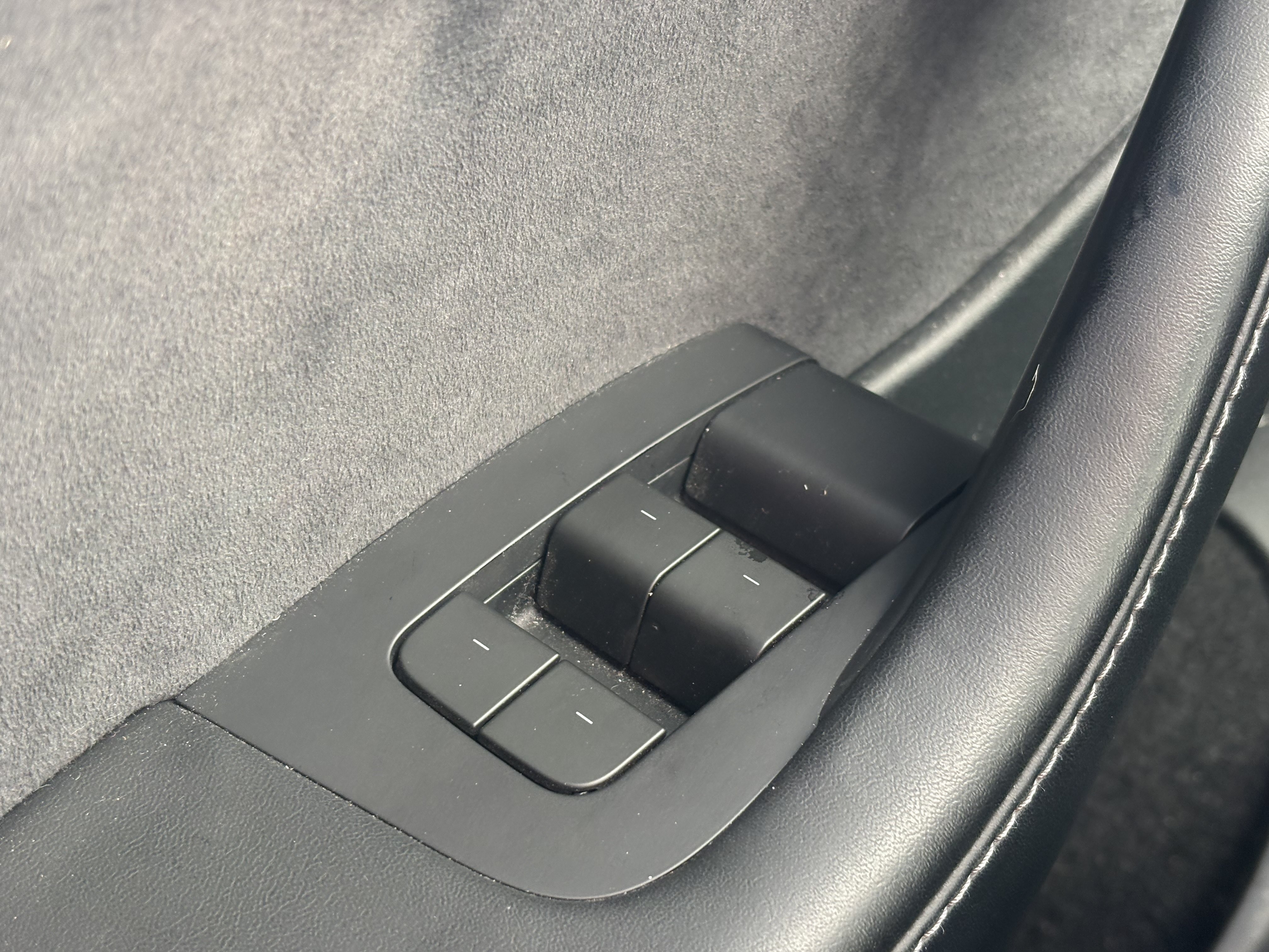 Used 2023 Tesla Model Y Performance AWD/4WD image 23