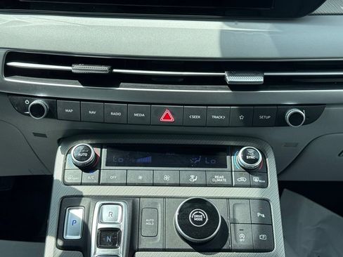 Used 2025 Hyundai Palisade SEL FWD image 22