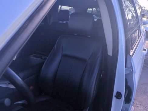 Used 2024 Ford Expedition XLT image 12