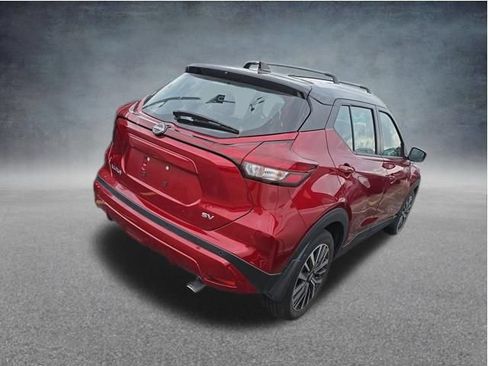 Used 2024 Nissan Kicks SV w/ Interior Electronics Package FWD image 7