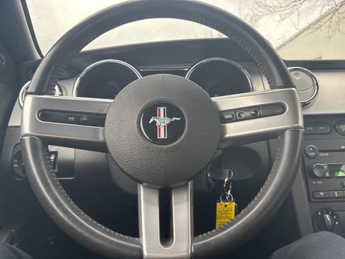 Used 2006 Ford Mustang Convertible image 11