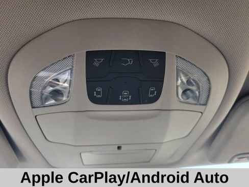 Used 2023 Chrysler Pacifica Touring-L FWD image 9