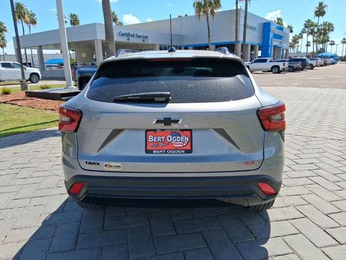 Used 2026 Chevrolet Trax RS w/ Sunroof Package FWD image 6